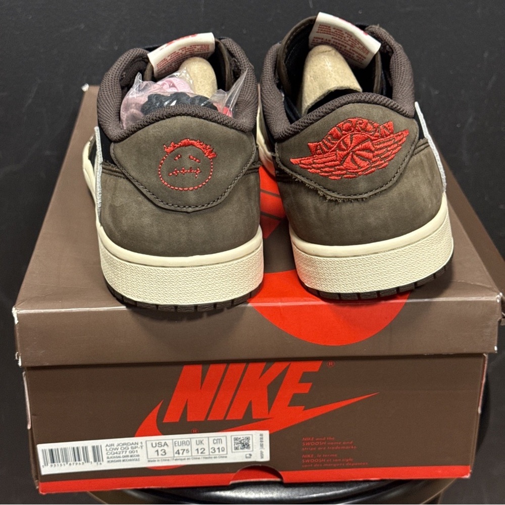 Air Jordan 1 Low OG - Travis Scott - Black/Dark Mocha/White - Picture 3 of 5